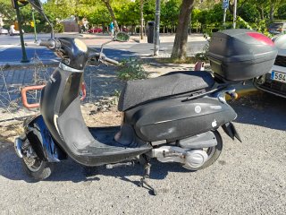 Daelim Besbi 125 Moto Scooter