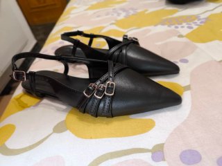 Sandalias Negras Punta Hebillas