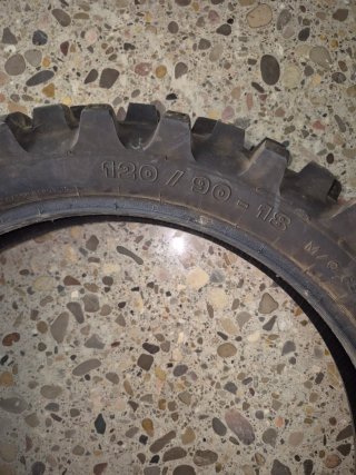 Neumático Trasero Michelin 120/90-18
