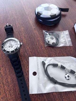 Reglos niños:Conjunto: Reloj, Pulsera y Monedero