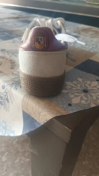 Adidas Deportivas Beige/Marrón Nuevas