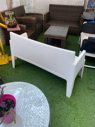 Sofá blanco diseño exterior