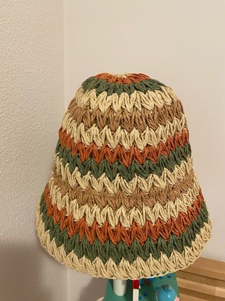 Sombrero tejido de playa sin estrenar