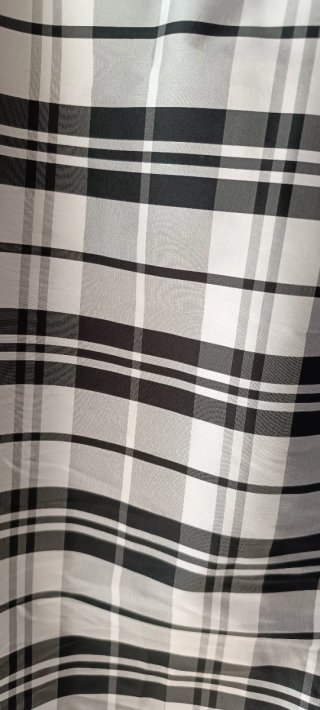 Vestido de cuadros blanco y negro