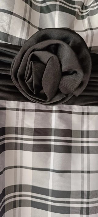 Vestido de cuadros blanco y negro
