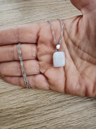 Collana acciaio con pendente quarzo bianco