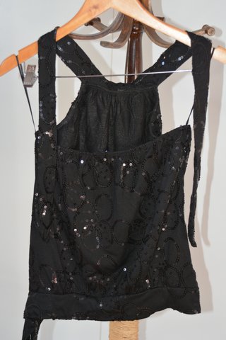 Top negro lentejuelas