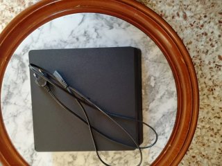 Playstation 4 Slim Negra
