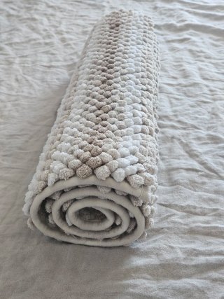 Alfombrilla baño beige y blanca super suave
