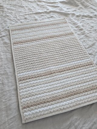 Alfombrilla baño beige y blanca super suave