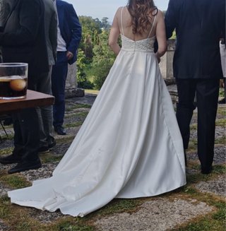 Vestido de Novia Blanco Un Solo Uso y velo