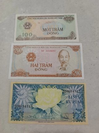 Lote de 7 Billetes Asia.