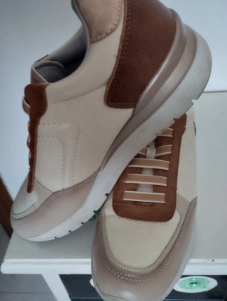 Zapatillas Beige y Marrón Talla 36
