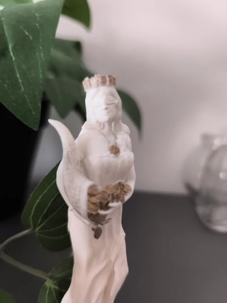 Figura Diosa Fortuna Resina 3D Pintada