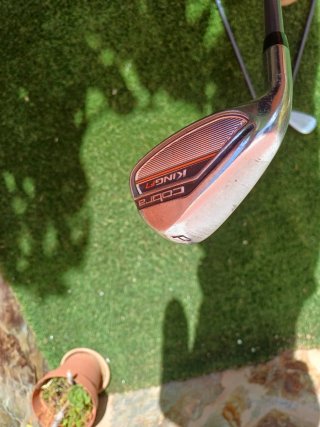 Palos de golf zurdos