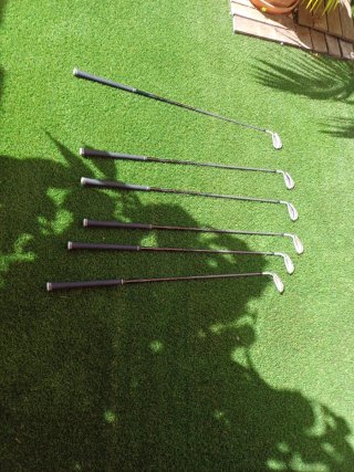 Palos de golf zurdos