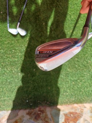 Palos de golf zurdos