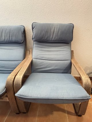 2 Sillones tipo Ikea Azules con Brazos Madera