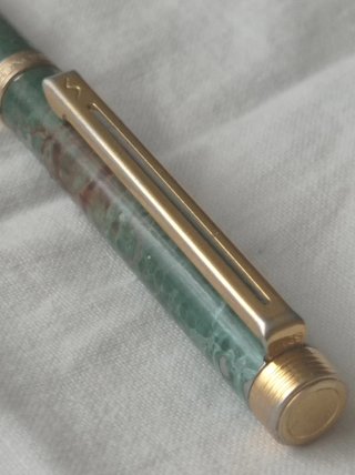 Bolígrafo Inox Crom Verde Jaspeado Bañado Oro