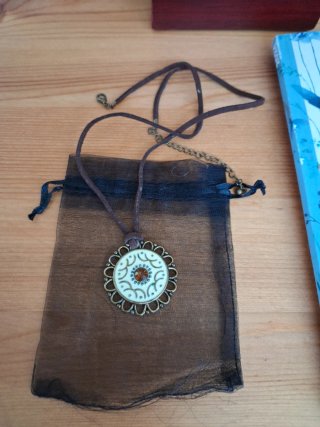 Collar con colgante estilo mandala