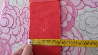 Cintura rossa con borchie argento