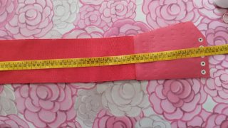 Cintura rossa con borchie argento