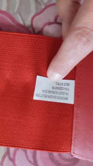 Cintura rossa con borchie argento