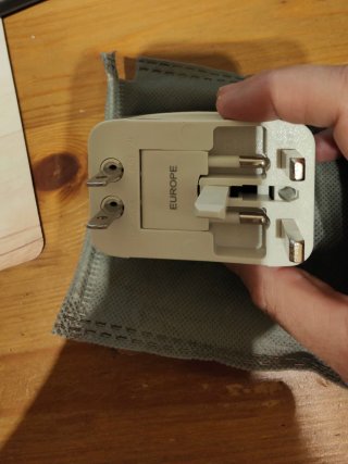 Adaptador Enchufe Universal y UK CE