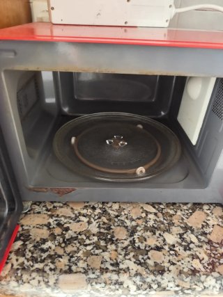 Microondas Rojo Mandine