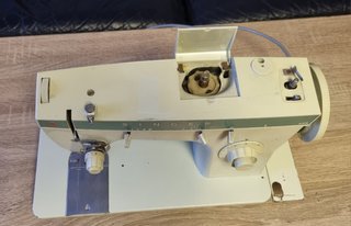 Máquina de coser Singer 258