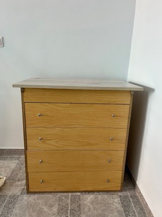 Cajonera de madera y metal
