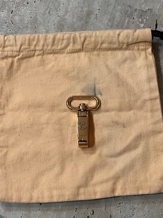 Llavero Louis Vuitton Dorado
