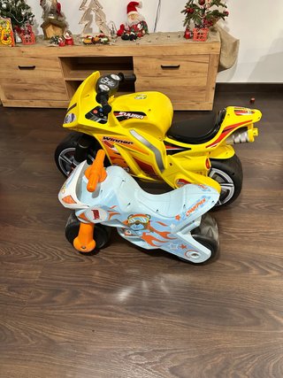 Moto de niño amarilla