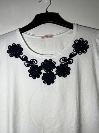 Blusa Precchio Blanca Floral Talla L