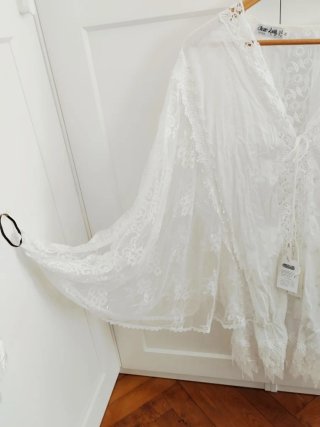 Vestido mini, modelo pájaro de Charo Ruiz