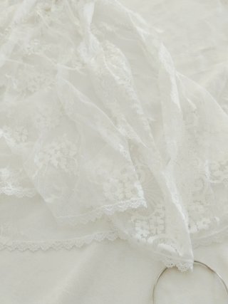 Vestido mini, modelo pájaro de Charo Ruiz