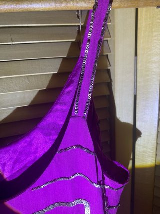Vestido corto de fiesta.  T.S/M