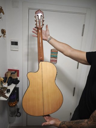Guitarra Alhambra 7FCCTE2 enchufable.
