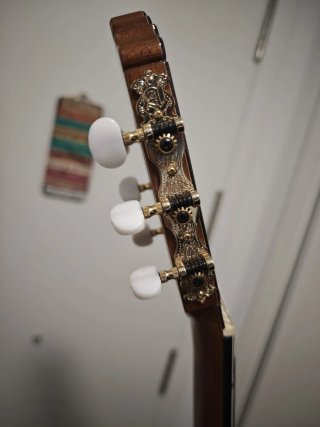 Guitarra Alhambra 7FCCTE2 enchufable.