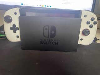 Nintendo Switch + Accessori V1