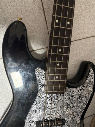 Bajo Eléctrico 4 Cuerdas Negro