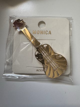 Broche Guitarra Monica Dorado