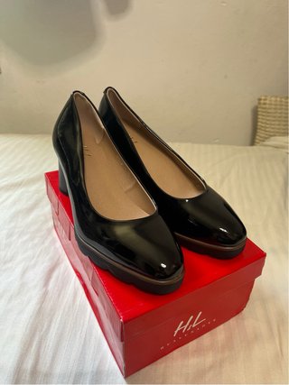Zapatos de tacón negros charol