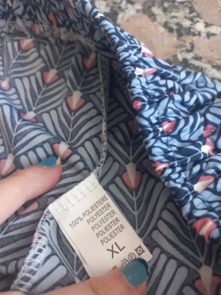 Pantalón suelto estampado mujer