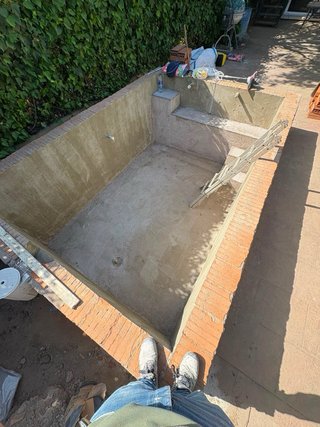 PISCINA SEMIENTERRADA