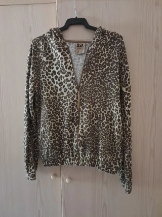 Sudadera BSK con cremallera y capucha