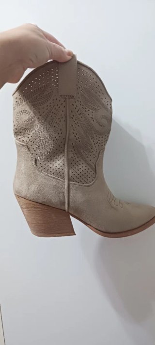 Botas serraje beige talla 40 (un uso)