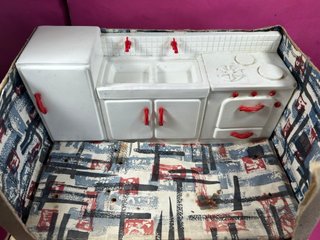 Cucina per casa delle bambole anni '60