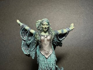 El señor de los anillos:Galadriel Poseída Exiliada