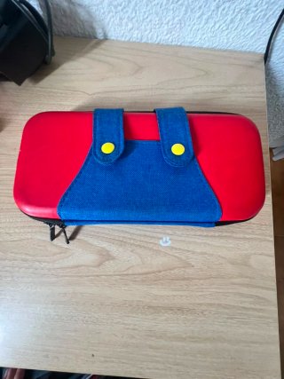Nintendo Switch Seminueva Roja y Azul